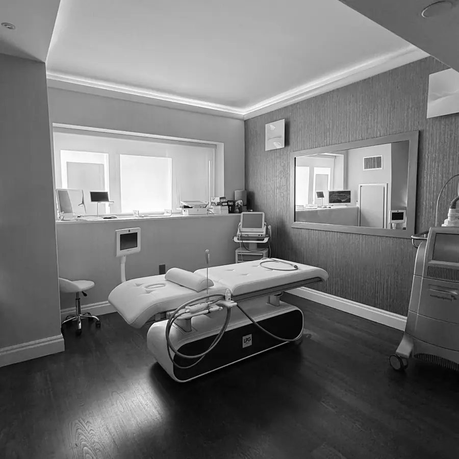 Treatment room at Aristocrat Plastic Surgery